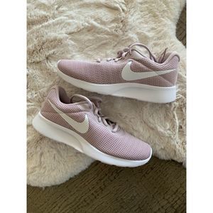 Nike Tanjun Particle Rose 7.5